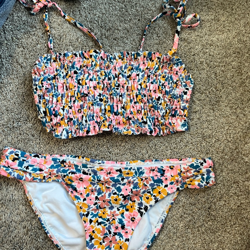 women’s bikini set!